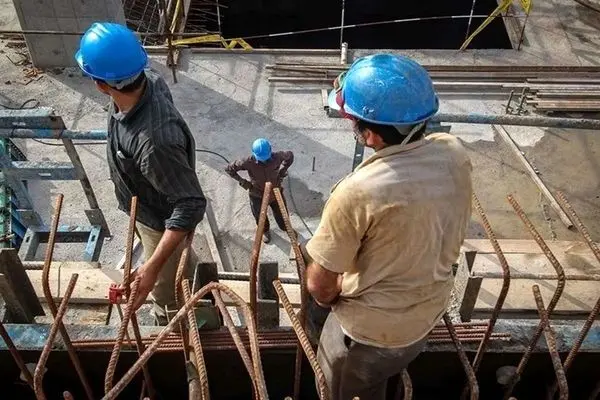 پشت پرده «افزایش سن بازنشستگی» / حقوق‌ها کفاف زندگی نمی دهد
