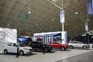خطر افزایش چشمگیر قیمت خودروهای وارداتی 
