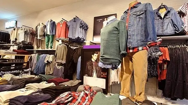 بازار پوشاک در انحصار کالاهای قاچاق و استوک