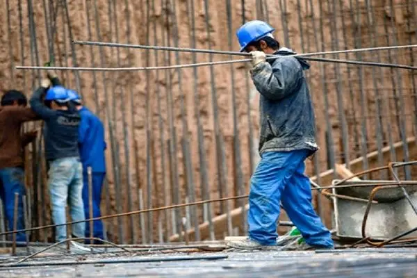 ابر پروژه سرکوب دستمزد/ کارگران گرفتار در مثلث دولت، مجلس و کارفرمایان 