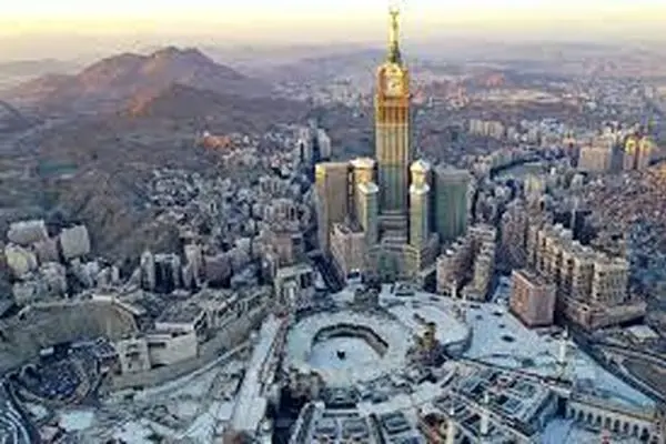 درآمد شگفت‌انگیز سعودی‌ها از صنعت توریسم/ هدف ۱۰۰ میلیون گردشگری عربستان محقق شد