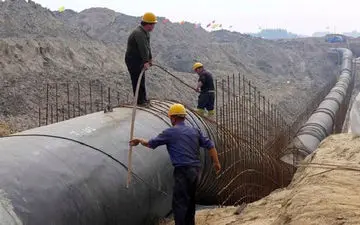 فعالیت ۱۵ کارخانه فولاد نامدار در کانون بی‌آبی کشور / چرا به صنایع آب‌بر در کویر مجوز احداث دادند؟