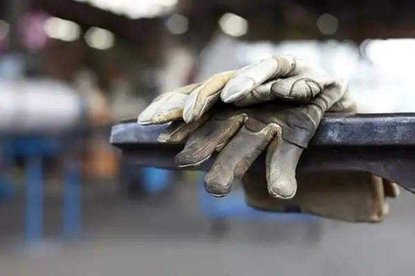 موج سنگین بیکاری کارگران/ادامه بحران تامین نقدینگی در واحدهای تولیدی