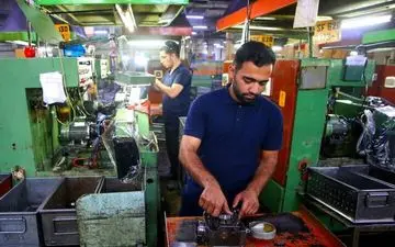 چراغ خاموش شهرک‌های صنعتی/کسی پاسخگوی بیکاری کارگران نیست