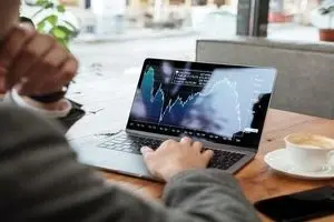 پاسخ شبانه‌روزی به سولات سهامداران بازار سرمایه