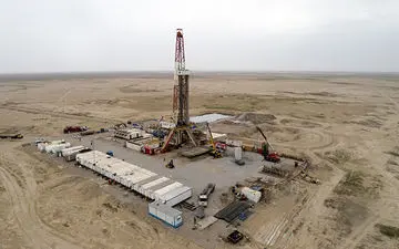 آغاز حفر یک حلقه چاه در میدان نفتی اهواز