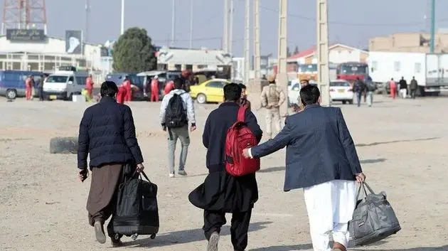 اخراج رسمی اتباع غیرمجاز از کشور کلید خورد