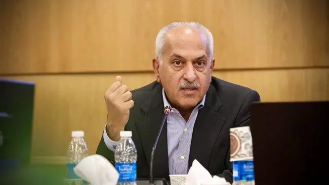 ارز چند نرخی استفاده از کارت‌های بازرگانی اجاره‌ای را ترویج می‌دهد