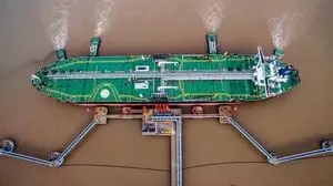 کاهش واردات نفت و گاز چین