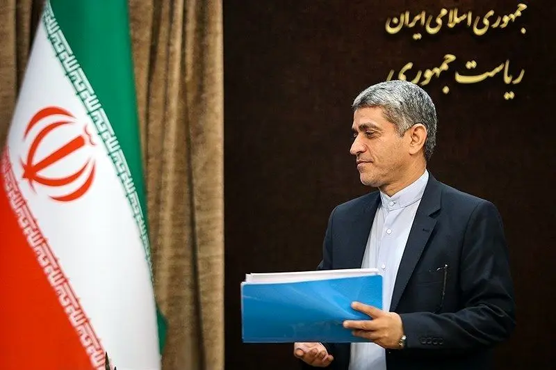 «طیب‌نیا» سر لیست ۲۰ نفره وزرای اقتصادی پیشنهادی