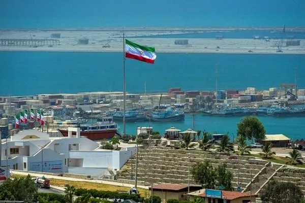 امکان افزایش درآمد سرانه از طریق مناطق آزاد/ دخالت بانک مرکزی و گمرک در مناطق آزاد باید قطع شود