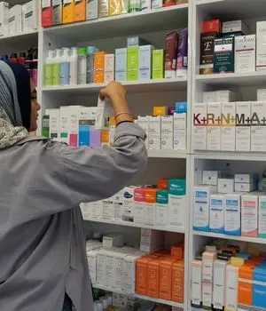 کمبود برخی اقلام دارویی در داروخانه‌ها+ لیست