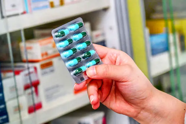 سهولت در دسترسی دارو خطرناک است/ پلتفرم‌های آنلاین گزینه نامناسب ارسال دارو