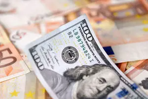 نوسان ۵۰۰تومانی قیمت دلار در ۲۴ساعت