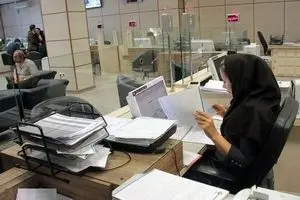 جزئیات افزایش پلکانی حقوق کارمندان/کدام گروه بیشترین حقوق را می‌گیرند؟+جدول