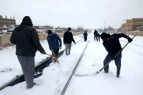 پرداخت باتاخیر حقوق برای کارگران خطوط ریلی راه آهن