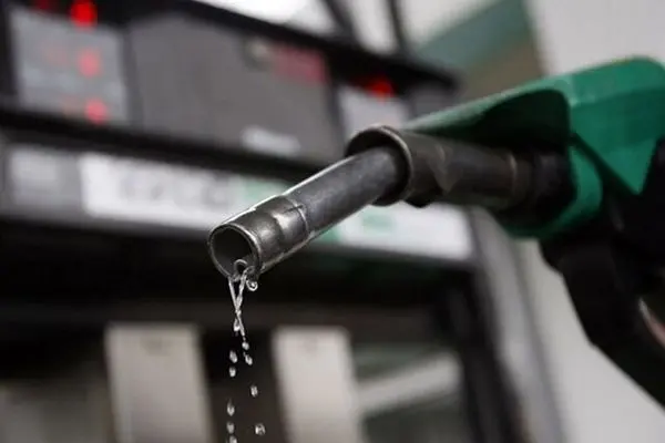 واردات بنزین چقدر هزینه روی دست دولت می‌گذارد؟