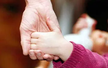 ۱۹۰ کودک بی‌سرپرست در آغوش خانواده‌های «میزبان» در دوران جنگ