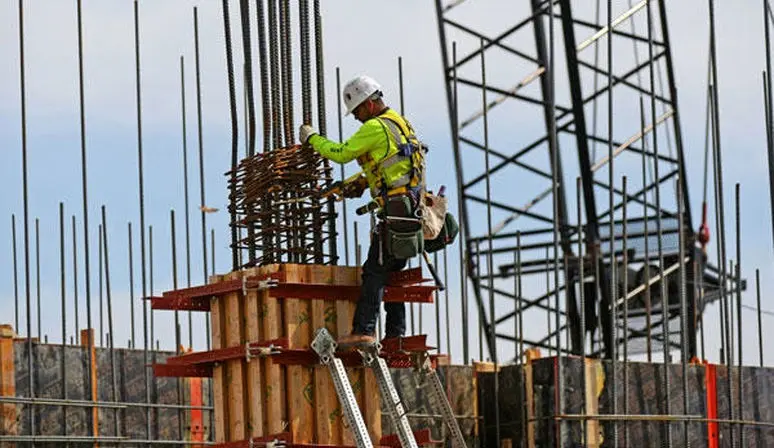 چالش‌های انتقال بیمه و سوابق کاری کارگران/ بی‌قانونی در قراردادهای کارگری