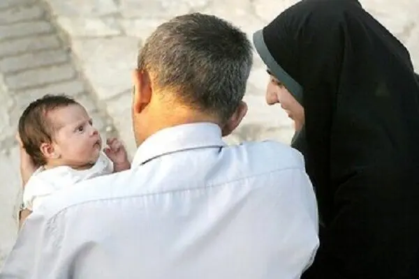 اعلام میانگین سن پدر و مادر در اولین فرزندآوری/علت افزایش سن والدین چیست؟