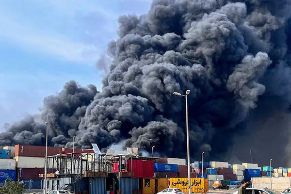 خسارت کانتینرهای آسیب‌دیده بندر شهید رجایی پرداخت نشد/هزینه مضاعف انبارداری روی دوش صاحبان کالا