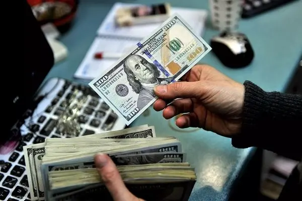 ثبات نرخ ارز و ریزش طلا و سکه در بازار آزاد