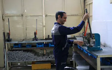 تشکلات کارگری خود را به‌خواب زده‌اند! / کِشتی بی‌بادبان جامعه کارگری