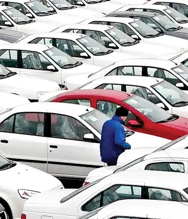 خروج سرمایه‌گذاران از بازار خودرو/نمایشگاه‌داران در آستانه ورشکستگی