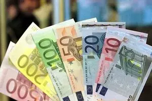 خیز دوباره نرخ ارز/دلار ۱.۳درصد گران شد