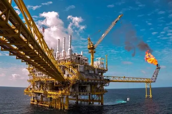 کاهش تولید نفت ایران در دومین ماه متوالی