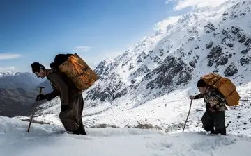 کولبری و ته‌لنجی بلای جان معیشت مرزنشینان