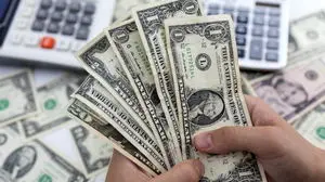 روند کاهشی قیمت دلار در یک ماه گذشته