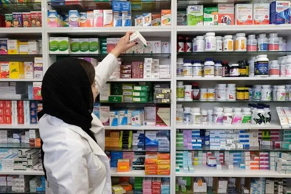 مقایسه سرانه دارو و تجهیزات ناچیز ایران با کشورهای منطقه