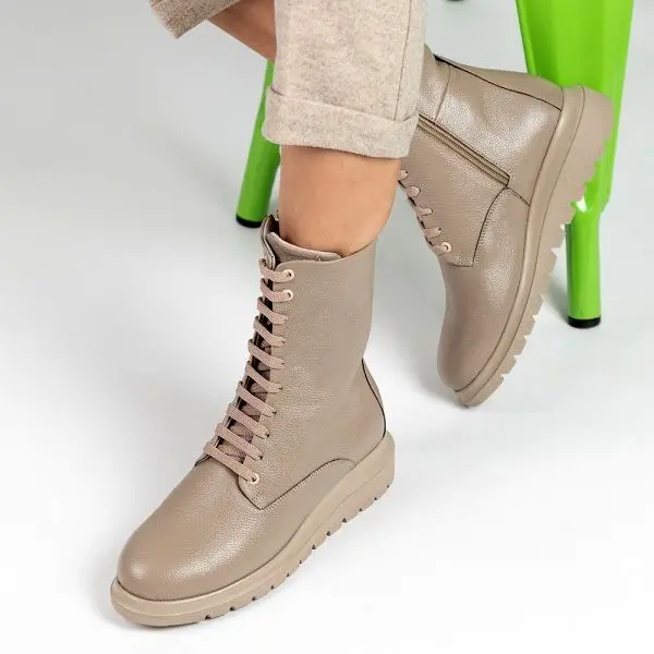 زمستان امسال، استایل زنانه دیگر فقط گرم نیست؛ شیک و هوشمند است