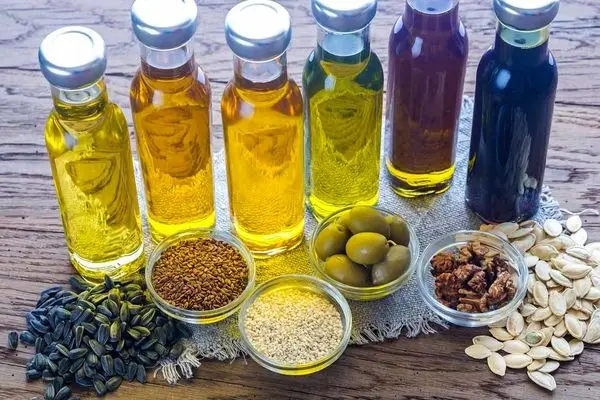 تهدید نوسانات ارزی برای بازار روغن