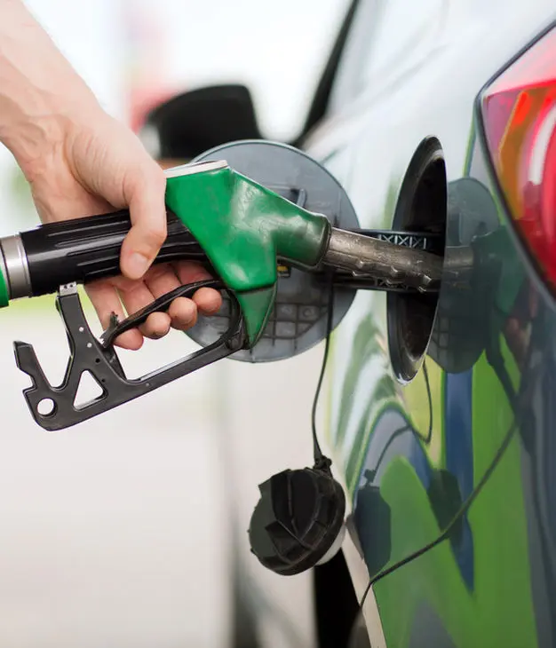 پیشنهاد سه نرخی شدن قیمت بنزین/نرخ سوخت باید پلکانی اصلاح شود  
